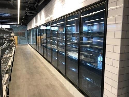 İnce Tip Ayakta Dondurucu Cam Kapı Siyah Paslanmaz